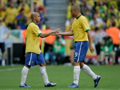 Roberto Carlos confirma compra da Inter de Limeira ao lado de Ronaldo