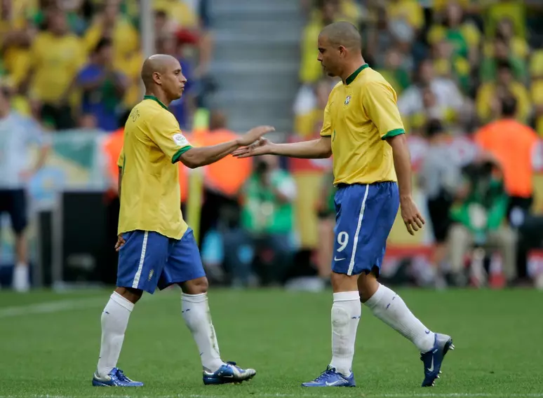 Roberto Carlos confirma compra da SAF da Inter de Limeira ao lado de Ronaldo
