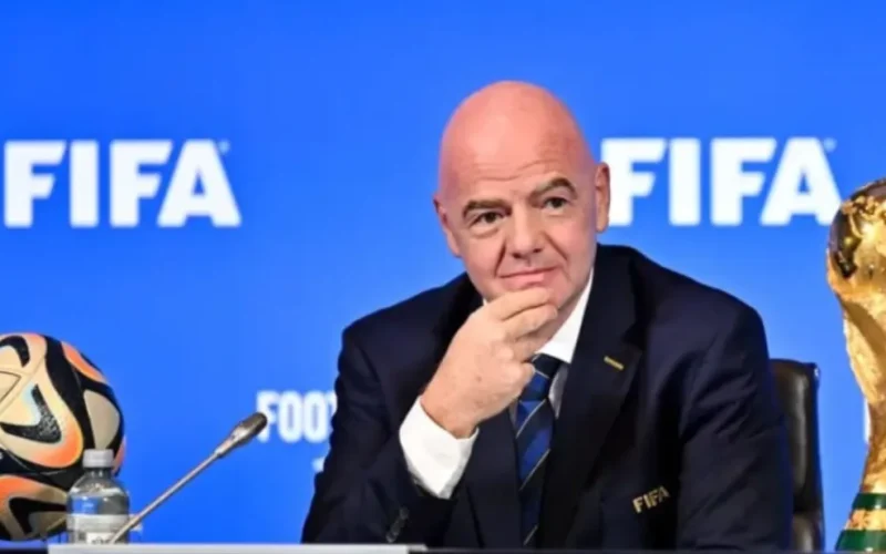 UEFA rejeita plano de Infantino