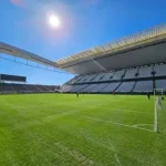 Novo gramado da Neo Química Arena preocupa jogadores do Corinthians antes de duelo com o Remo