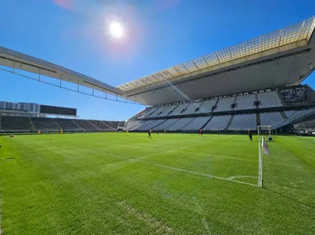 Corinthians e Athletico-PR se enfrentam em confronto decisivo no Brasileirão na Neo Química Arena