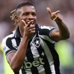 Botafogo pressiona Danilo a aceitar proposta do Zenit e dificulta investida do Palmeiras