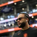 Memphis propõe contrato de três anos, aceita redução salarial e tenta destravar renovação com o Corinthians