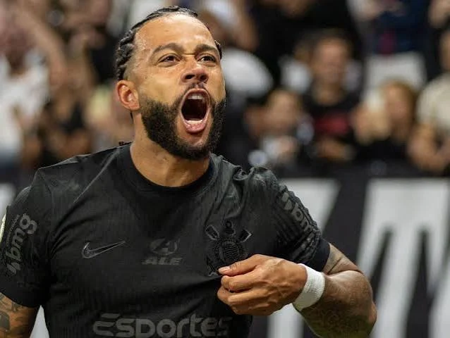 Memphis renova com o Corinthians: nasce um ídolo?