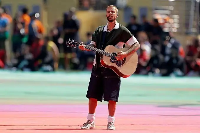 Justin Bieber leva mensagem de fé na final da Copa do Mundo de 2026