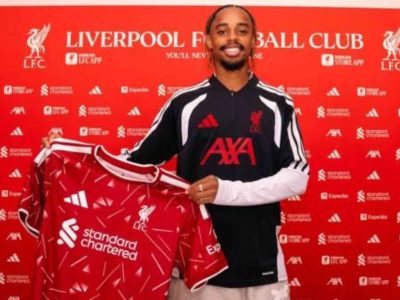 Liverpool contrata Bradley Barcola, ex-PSG, em transferência recorde de R$ 862 milhões