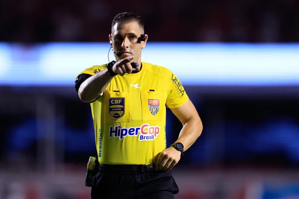 Imagem do árbitro João Vitor Gobi. (Foto: Reprodução / X)