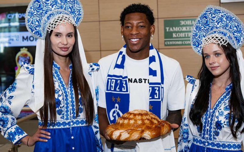 Dínamo de Moscou faz recepções inusitadas para Gonzalo Plata e Matheus Martins