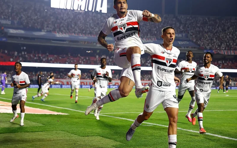 São Paulo vence o Bragantino e encerra jejum no Campeonato Brasileiro