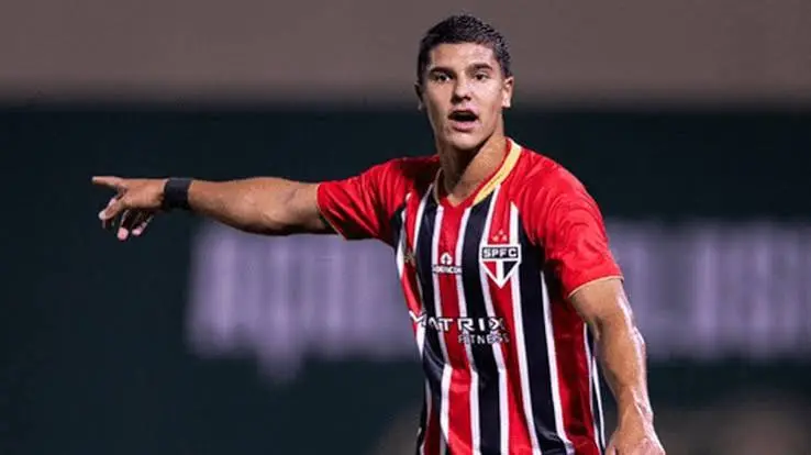 Nicolas, do São Paulo, é preso após atropelar e matar idoso em Barueri