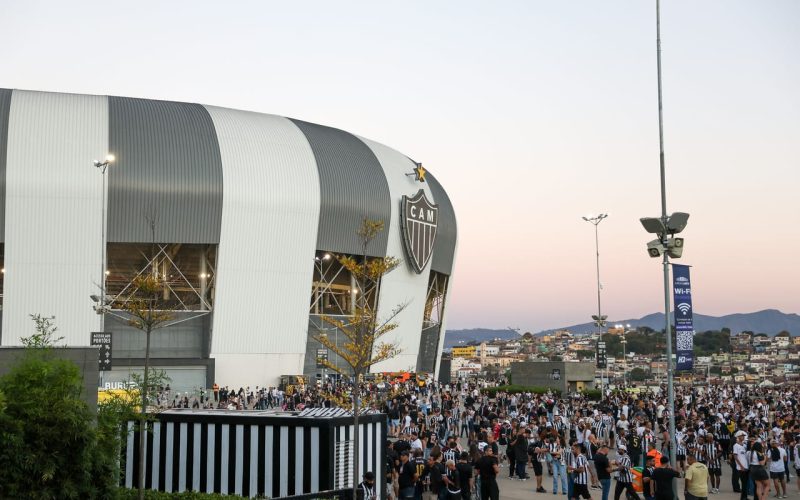 Atlético-MG enfrenta Vitória em busca de reação no Brasileirão neste sábado