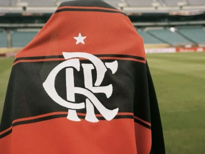 Anthony Valencia desembarca no Rio de Janeiro e é o novo reforço do Flamengo