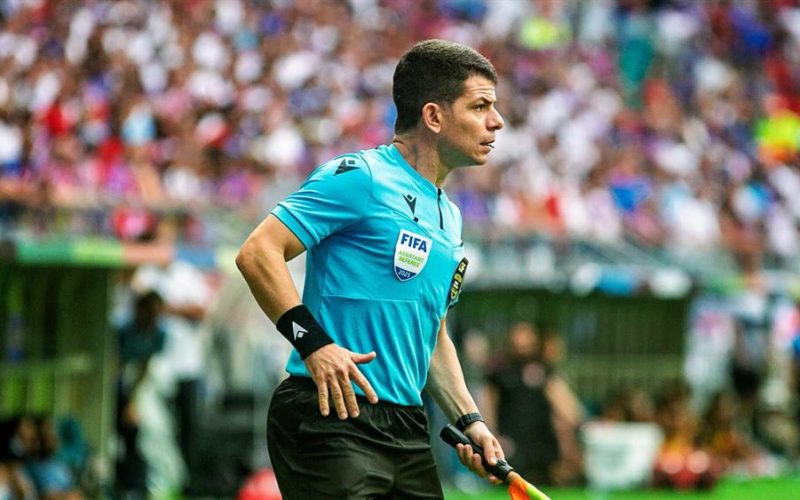 Servidor de Curitiba será árbitro assistente na abertura da Copa do Mundo 2026