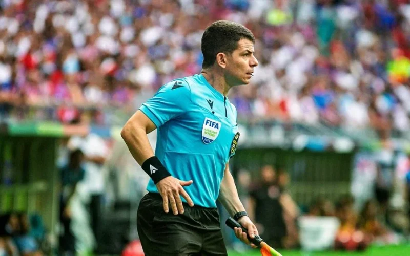 Servidor de Curitiba será árbitro assistente na abertura da Copa do Mundo 2026