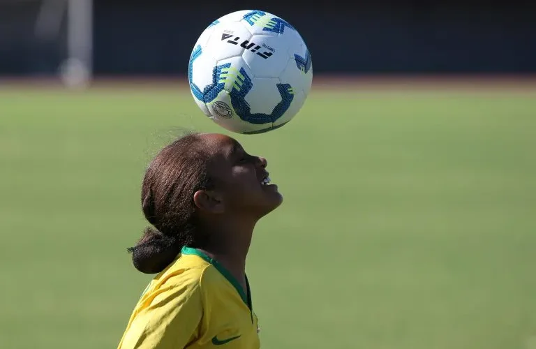 Futebol Feminino ganha prioridade com nova lei que estabelece diretrizes para profissionalização no Brasil