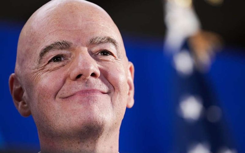 Gianni Infantino garante reeleição na FIFA com forte apoio global, apesar de crise política na Europa