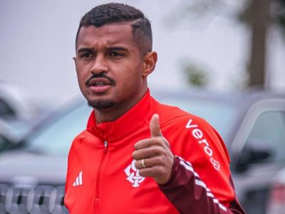 Internacional empresta Clayton Sampaio ao Fakel Voronezh com opção de compra de US$ 1,5 milhão