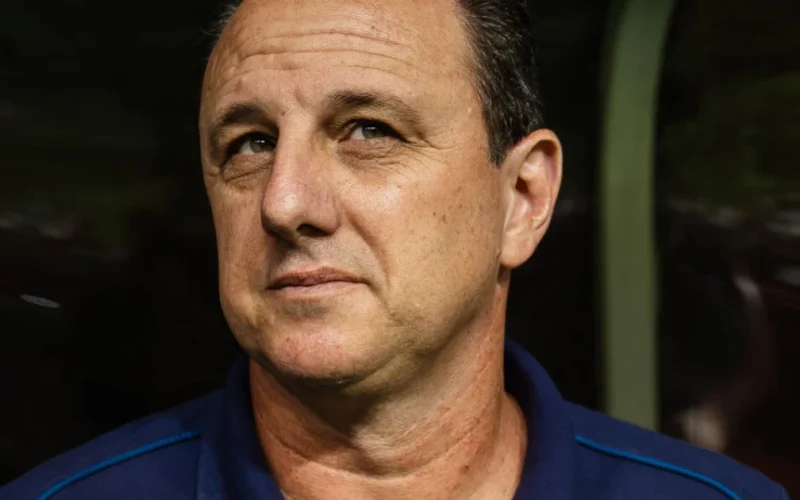 Rogério Ceni exalta força mental do Bahia após vitória emocionante sobre o Internacional