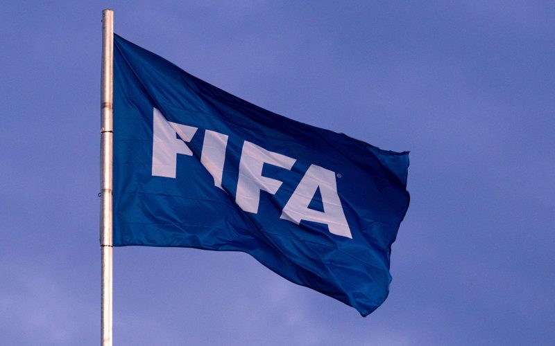 Fifa responde à Uefa e reafirma compromisso com consulta democrática após controvérsia sobre direitos comerciais