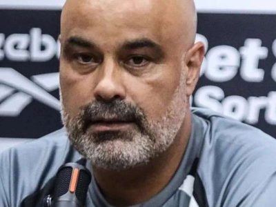 Cristian Souza lidera defesa sólida do Santa Cruz na Série C com 100% de aproveitamento e sem gols sofridos