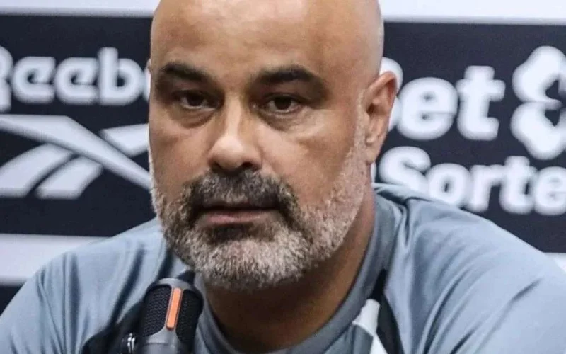 Cristian Souza lidera defesa sólida do Santa Cruz na Série C com 100% de aproveitamento e sem gols sofridos