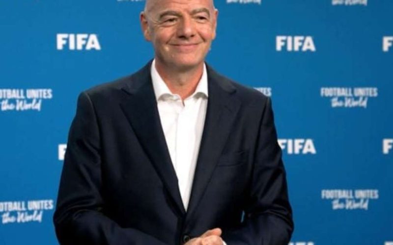 Federação Inglesa exige transparência da Fifa sobre projeto da Copa e polêmica revogação de suspensão de Balogun