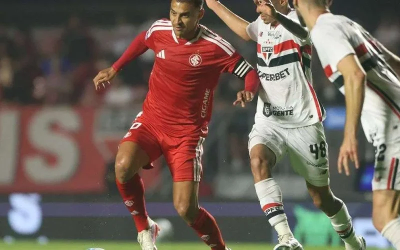 Internacional vive momento crítico e aumenta risco de rebaixamento após derrota para o São Paulo