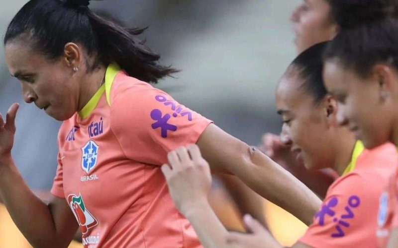 Futebol feminino bate recorde com US$ 28,6 milhões em transferências em 2026; Brasil é apenas o 35º em investimentos