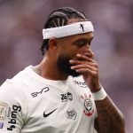 Memphis Depay é desfalque em treino do Corinthians e preocupa para próximo jogo