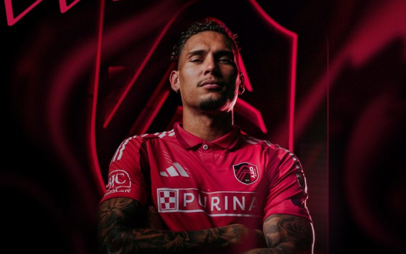 Palmeiras fatura R$ 12,5 milhões com a maior venda da história da MLS de Rafael Navarro