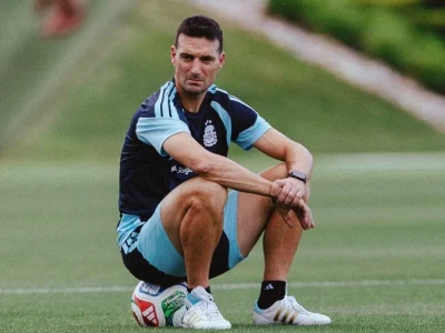 AFA acelera renovação de Scaloni após aposentadoria de Messi para novo ciclo na Argentina