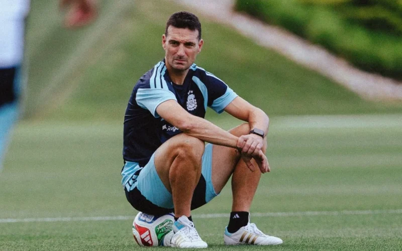 AFA acelera renovação de Scaloni após aposentadoria de Messi para novo ciclo na Argentina