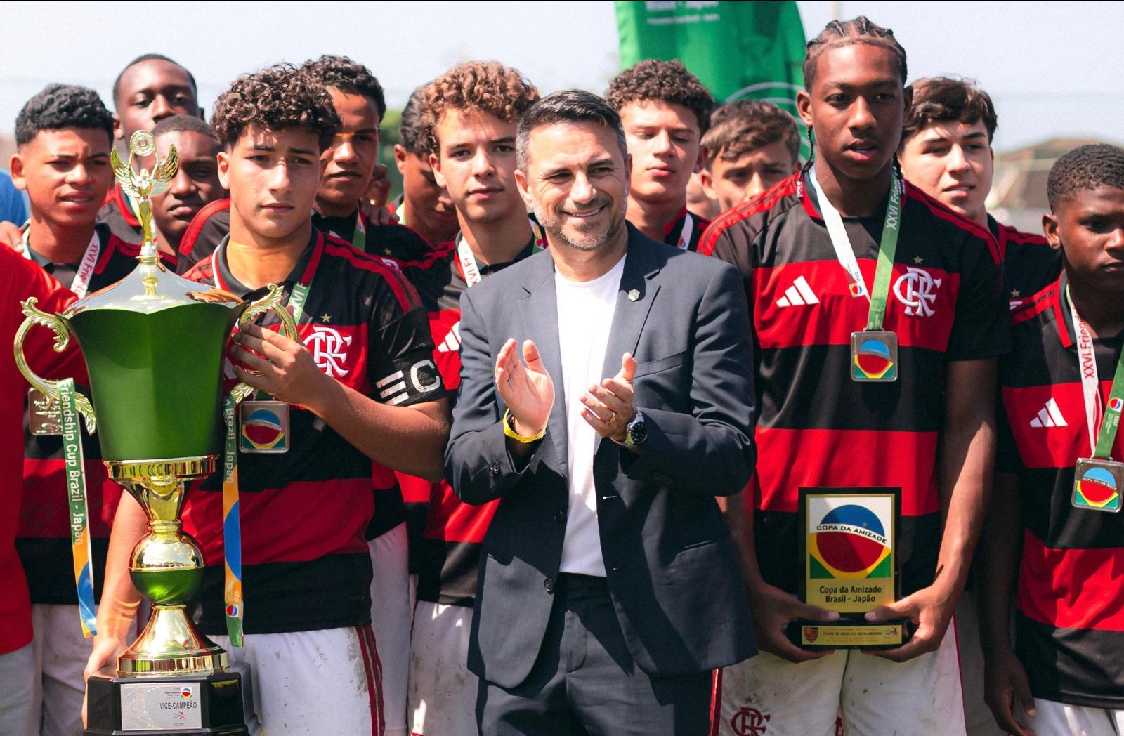 Flamengo é vice na 26ª Copa da Amizade Brasil-Japão após emocionante disputa por pênaltis contra o Vasco Cerimônia de premiação
