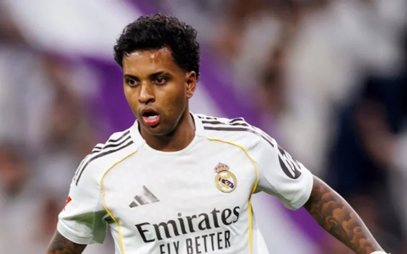 Rodrygo na mira da confusão: vídeo com camisa do Kairat Almaty gera boatos sobre saída do Real Madrid