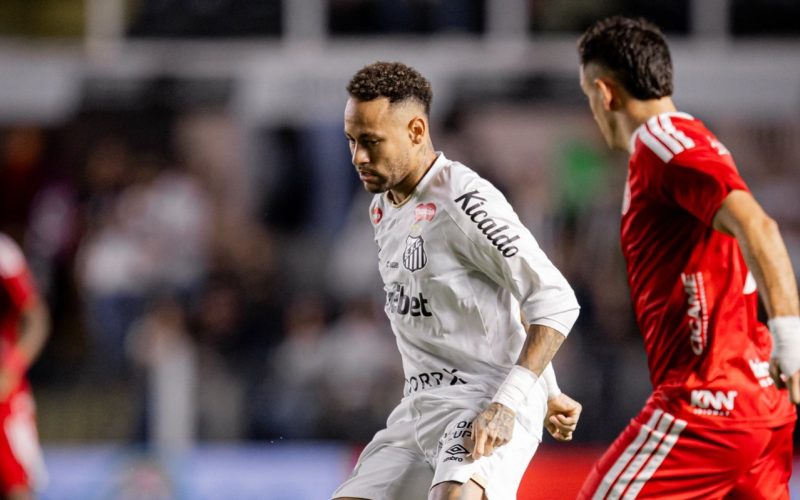 Internacional e Santos se enfrentam com desfalques em busca de recuperação no Brasileirão