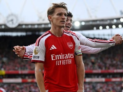 Arsenal vence Chelsea de virada e mantém 100% na Premier League com 12 jogos sem perder para o rival