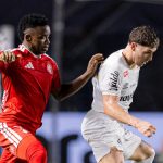 Internacional e Santos já estão escalados para duelo crucial no Brasileirão