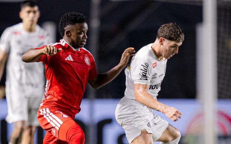 Internacional e Santos já estão escalados para duelo crucial no Brasileirão