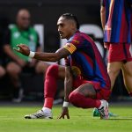 Raphinha brilha na artilharia da LaLiga e se aproxima de histórico feito pelo Barcelona