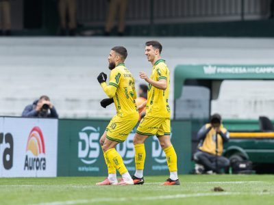 Mirassol triunfa sobre o Coritiba e amplia vantagem na luta contra o rebaixamento no Brasileirão