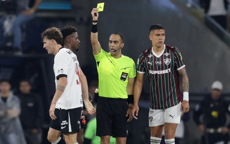 Fluminense reclama de arbitragem após vitória contra o Vasco e aponta erros em clássico no Maracanã