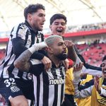 Santos supera o Internacional em 3 a 2, quebra tabu no Beira-Rio e deixa Colorado ainda mais afundado no Z-4 do Brasileirão