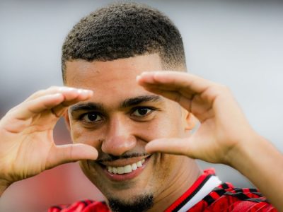 Flamengo é o novo líder do Brasileirão após vitória sobre o Remo e empate do Palmeiras