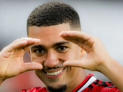 Flamengo é o novo líder do Brasileirão após vitória sobre o Remo e empate do Palmeiras