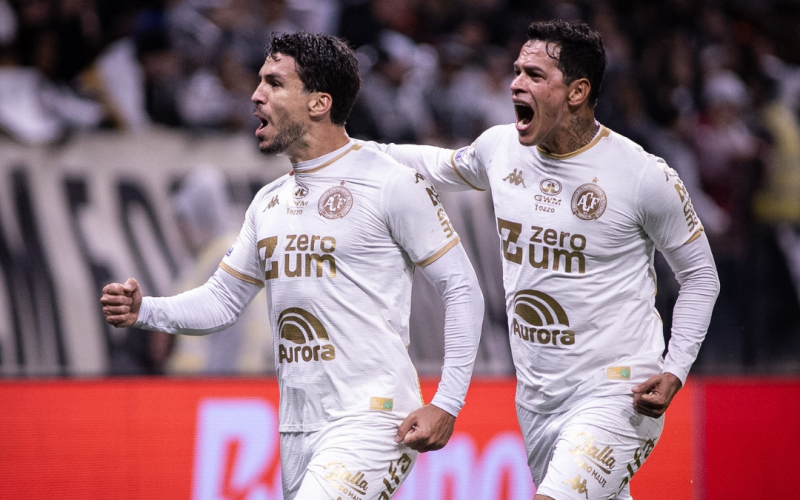 Marcinho brilha com dois gols contra o Corinthians e recorda trajetória que inclui São Paulo e passagem pelo “Terrão”