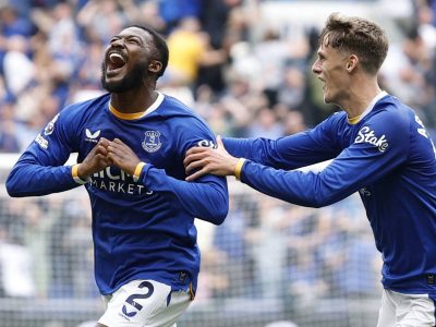 Empate emocionante: Manchester United e Everton ficam no 2 a 2 com gols no último minuto