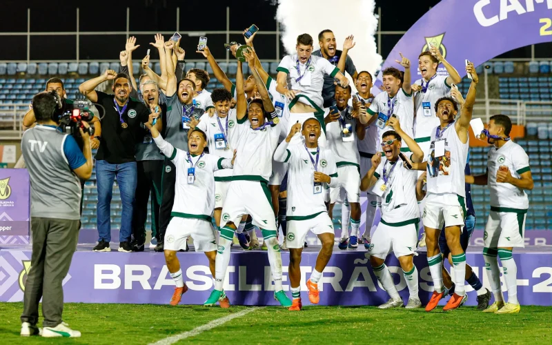 Goiás conquista título emocionante no Brasileirão Sub-20 B após vitória nos pênaltis sobre o Ceará