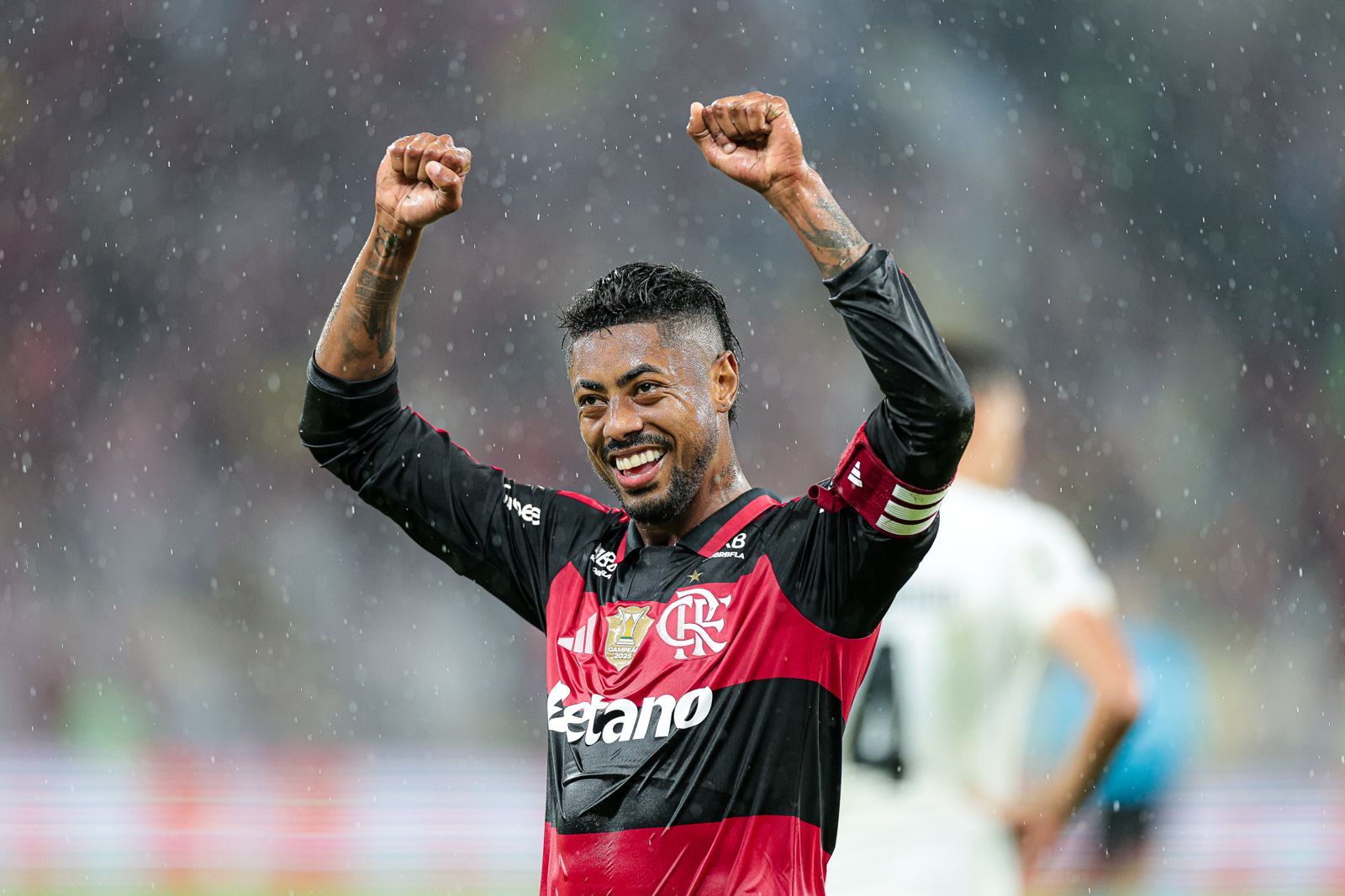 Bruno Henrique celebra gol