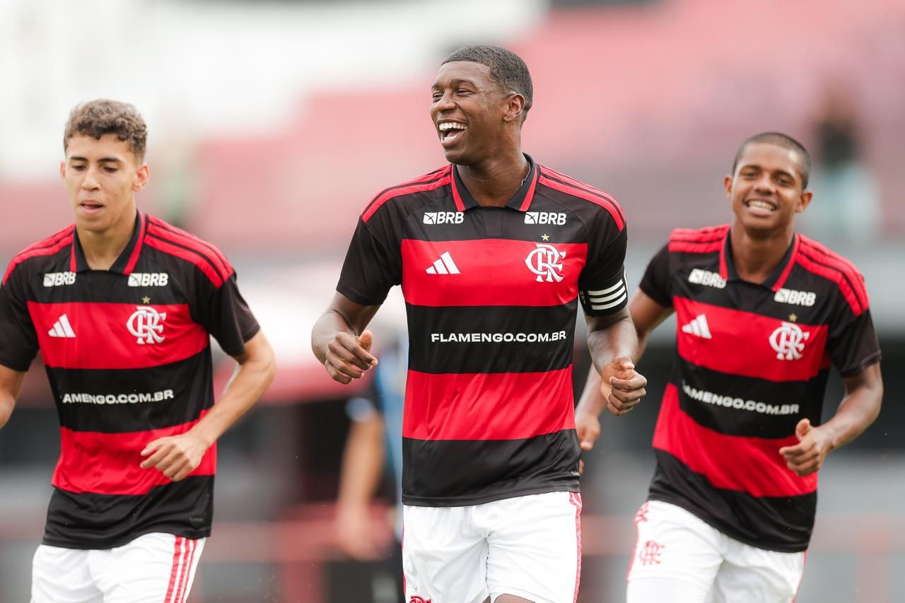 Flamengo vence o Grêmio por 3 a 1 e mantém sequência invicta no Brasileirão Sub-17 com dois gols de João Vitor Couto WhatsApp Image 2026-09-15 at 18.06.18.jpeg