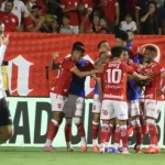 Vila Nova assume liderança da Série B ao vencer o América-MG em casa, mas Juventude ainda pode ultrapassar na rodada